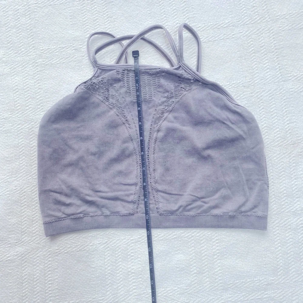 💜 Cutout Crop Top - Picture 4 of 4